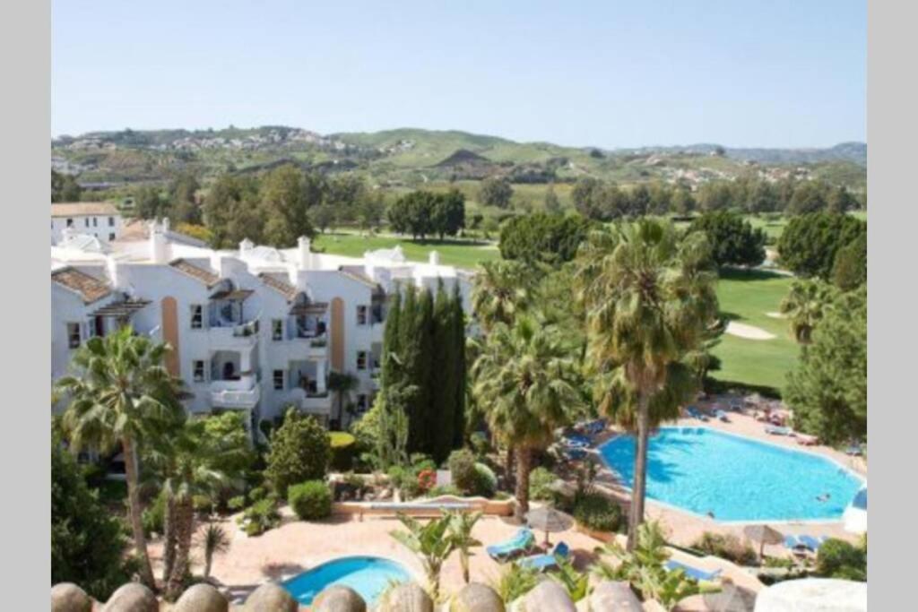Stylish One Bed Apartment At Matchroom Country Club Fuengirola Exterior foto